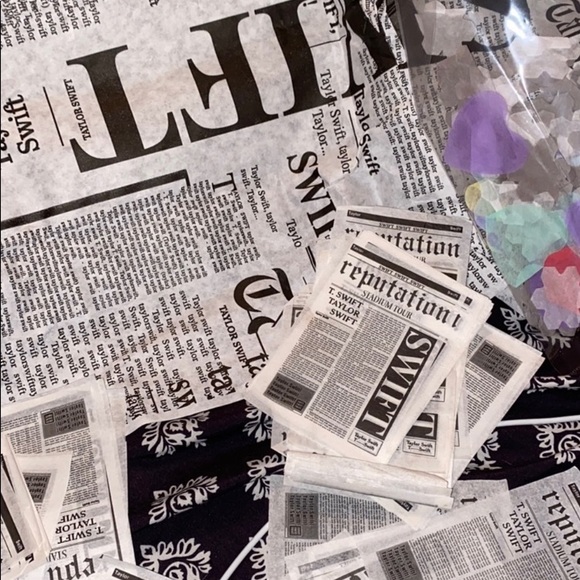 COPY - 💗❤️Taylor Swift confetti and paper💗❤️ - Picture 2 of 4